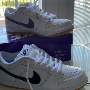 Nike Men's White and Black Sneakers